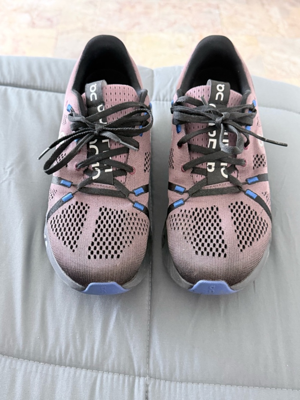 On Running men cloudsurfer Lightweight Running Shoes - Mauve/Black